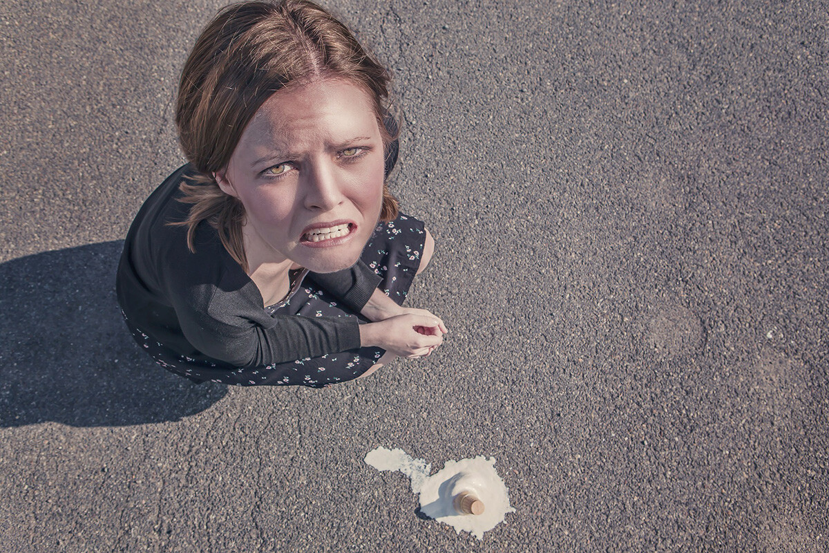 A woman has dropped her ice cream on the ground. - Eventdrive Blog Article