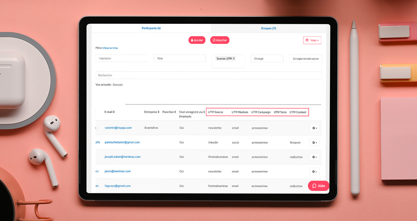 Un iPad affiche l'interface de la plateforme événementielle Eventdrive, qui permet de suivre la traçabilité des inscrits grâce aux paramètres UTM. - Article de blog Eventdrive