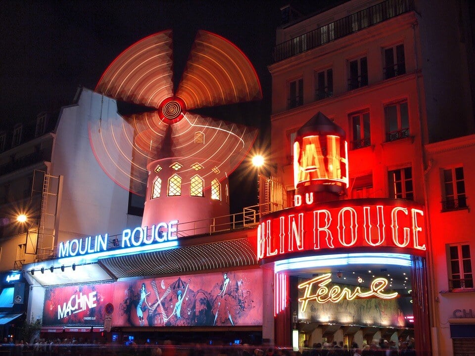 Une photo du moulin rouge - Article de blog Eventdrive